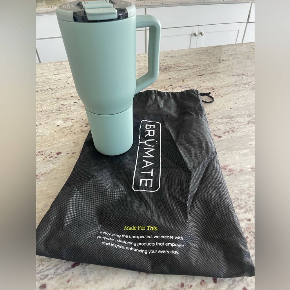 BrüMate 35oz Insulated Travel Mug in Green.  NWT.